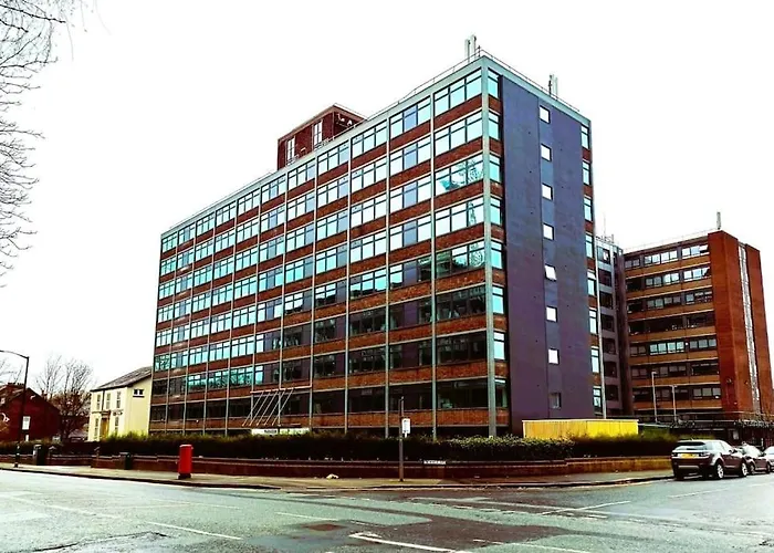 Fantastic One Bedroom Apartment Near Old Trafford Stadium