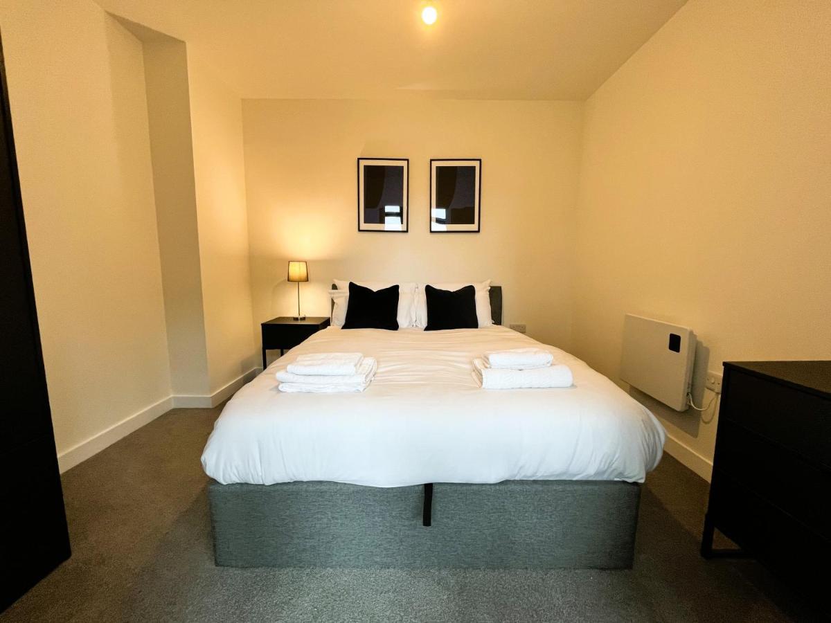 Fantastic One Bedroom Near Old Trafford Stadium Apartment